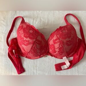 Victoria’s Secret Elegant Hot pink Lace push up Bra
